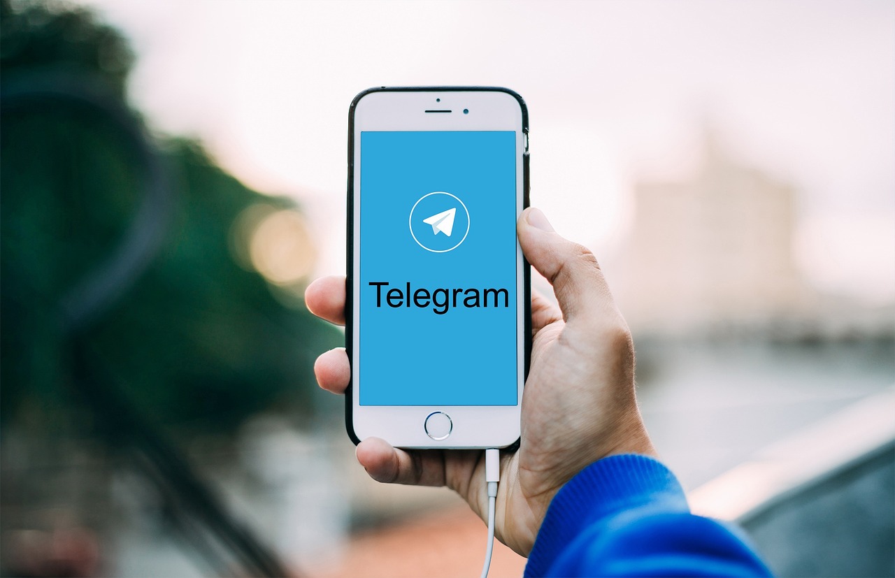 Dono do Telegram surpreende ao revelar marca do celular