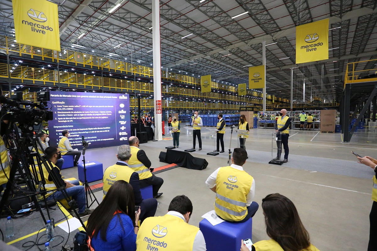 Mercado Livre abre 7.000 vagas para bolsistas; saiba como se inscrever