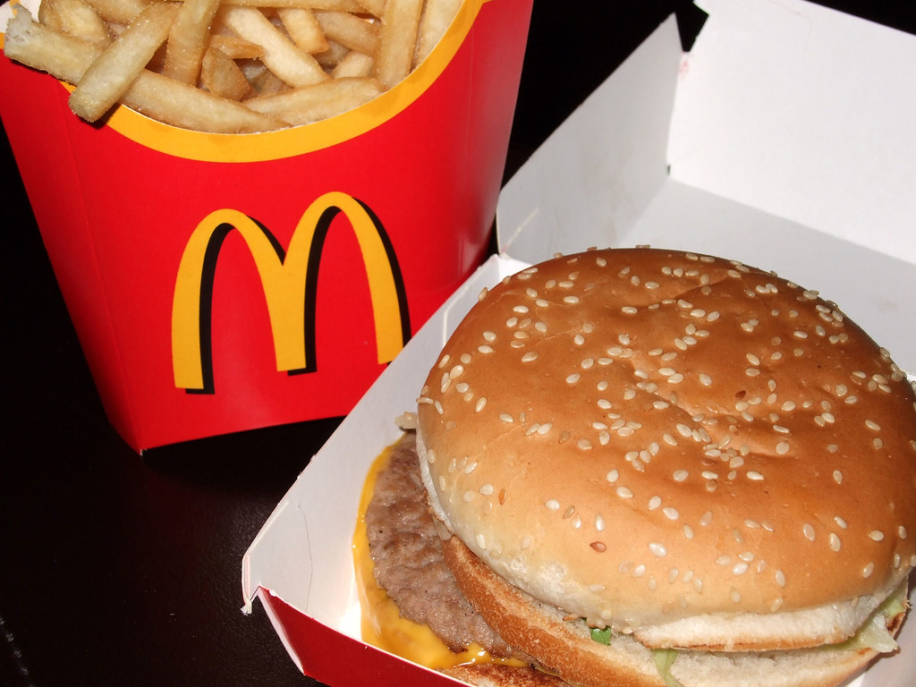 Índice Big Mac mede salários desde 1986. Imagem: Wikimedia Commons