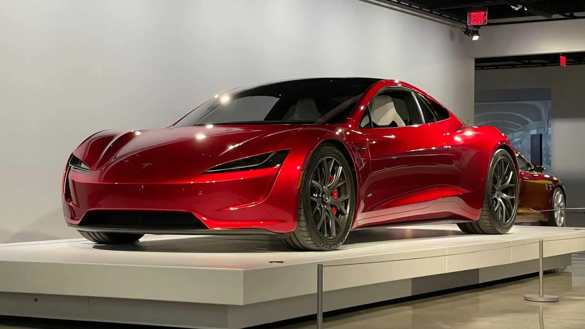 Rápido e furioso, novo Tesla Roadster promete atingir 400km/h em apenas 1 segundo