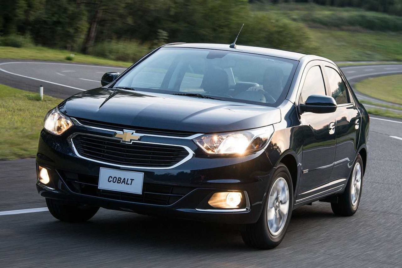 Chevrolet Cobalt segue "vivo" e terá nova reestilização; veja como ele deve ficar