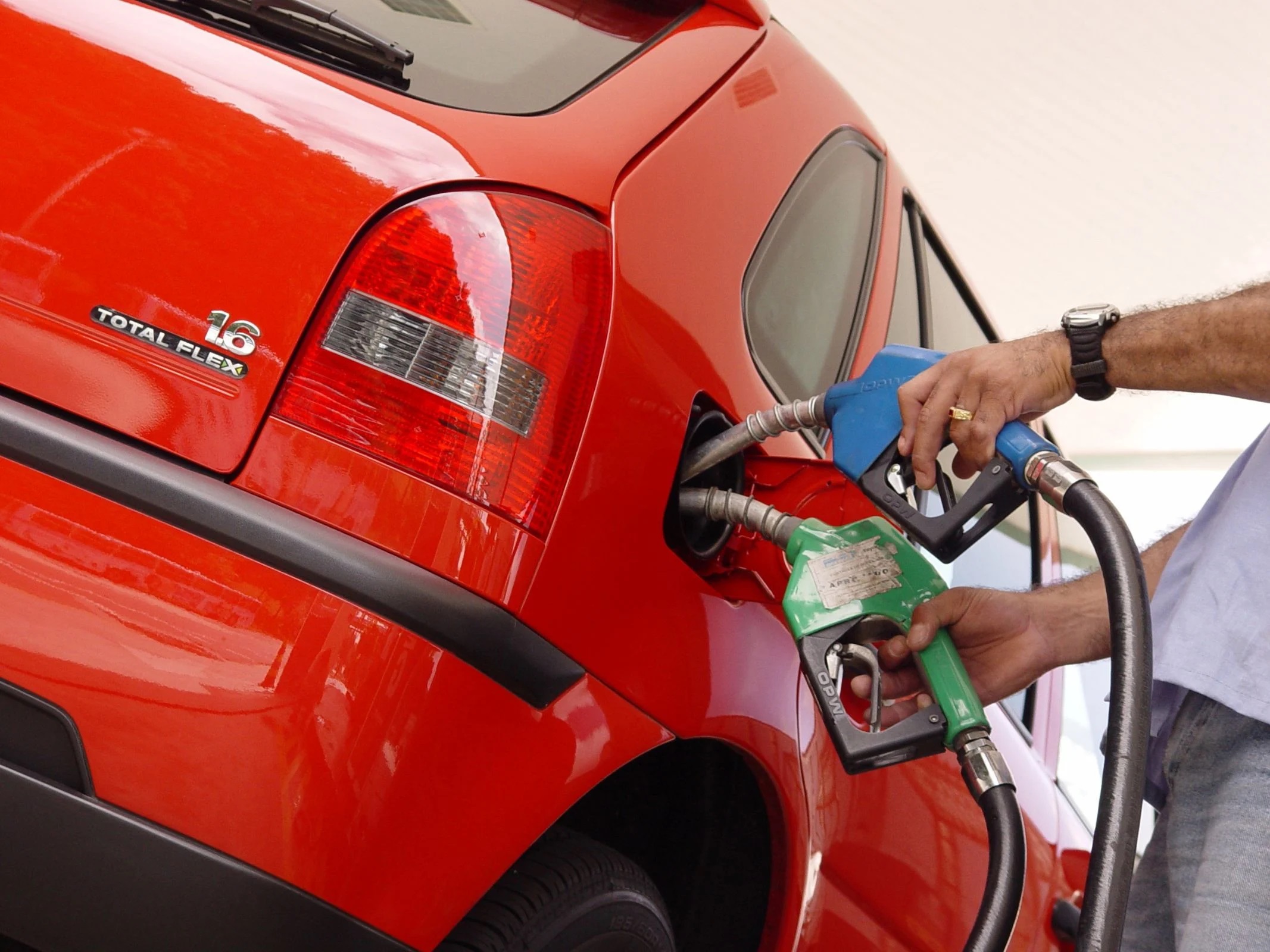 Gasolina ou etanol? Regra dos 70% para decidir qual o melhor combustível ficou no passado