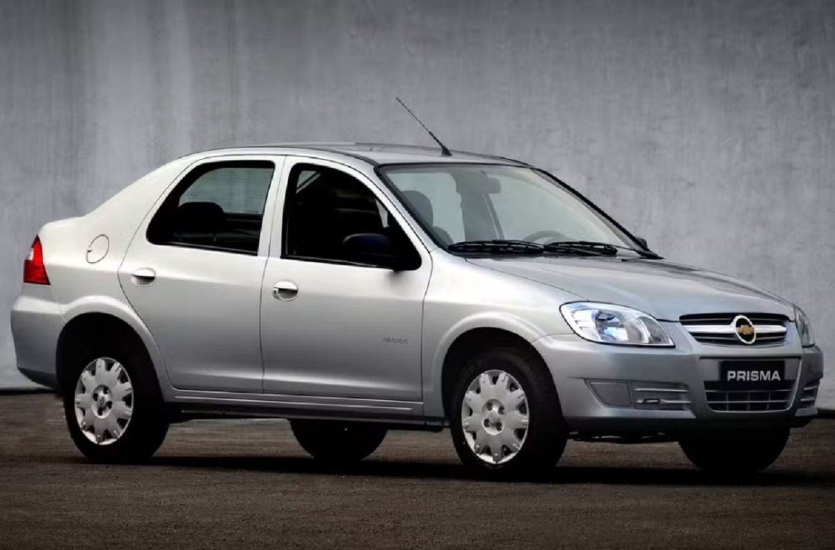 5 carros usados baratos (até R$20 mil) ideais para quem busca economia