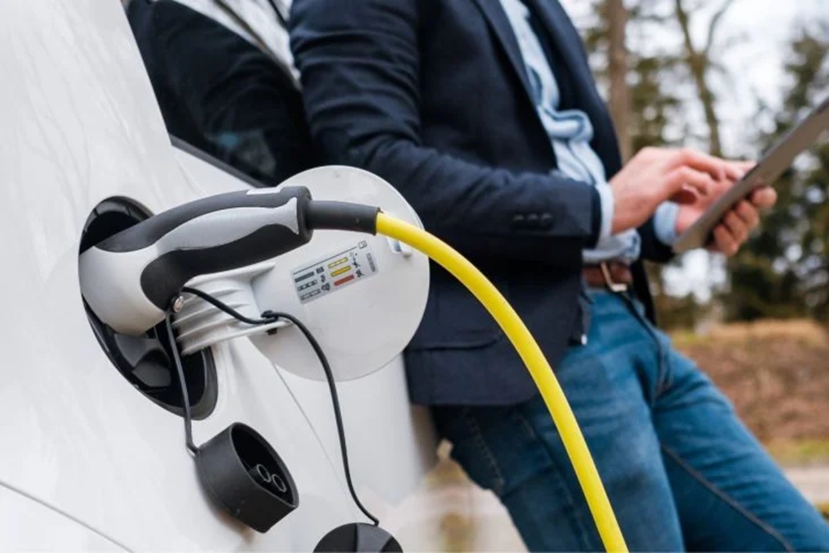 Nem sempre são 30 minutos: quanto tempo um carro elétrico demora para carregar?